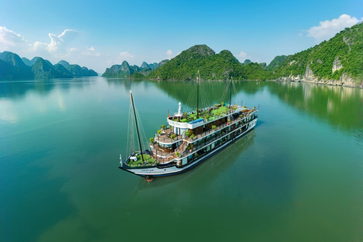 Ha Long Bay Sharing Day Cruise