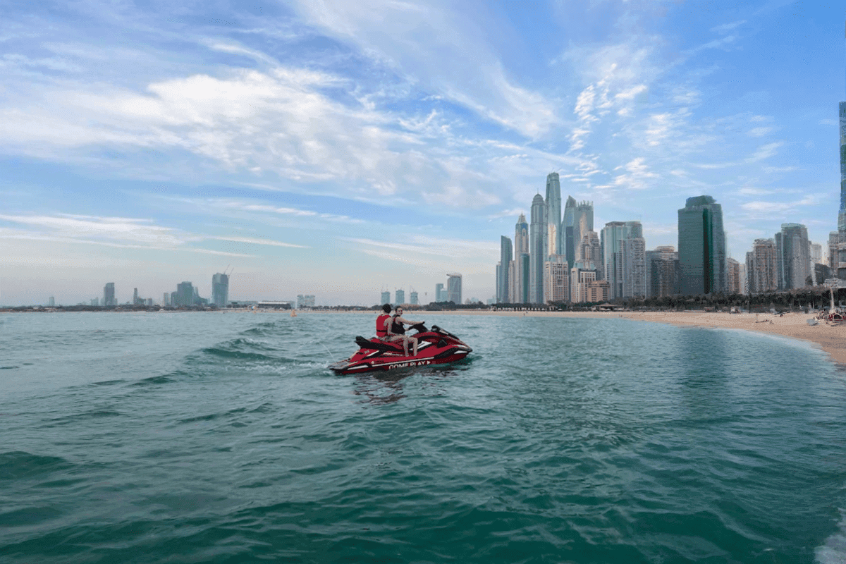 Abu Dhabi Skyline jet skiing
