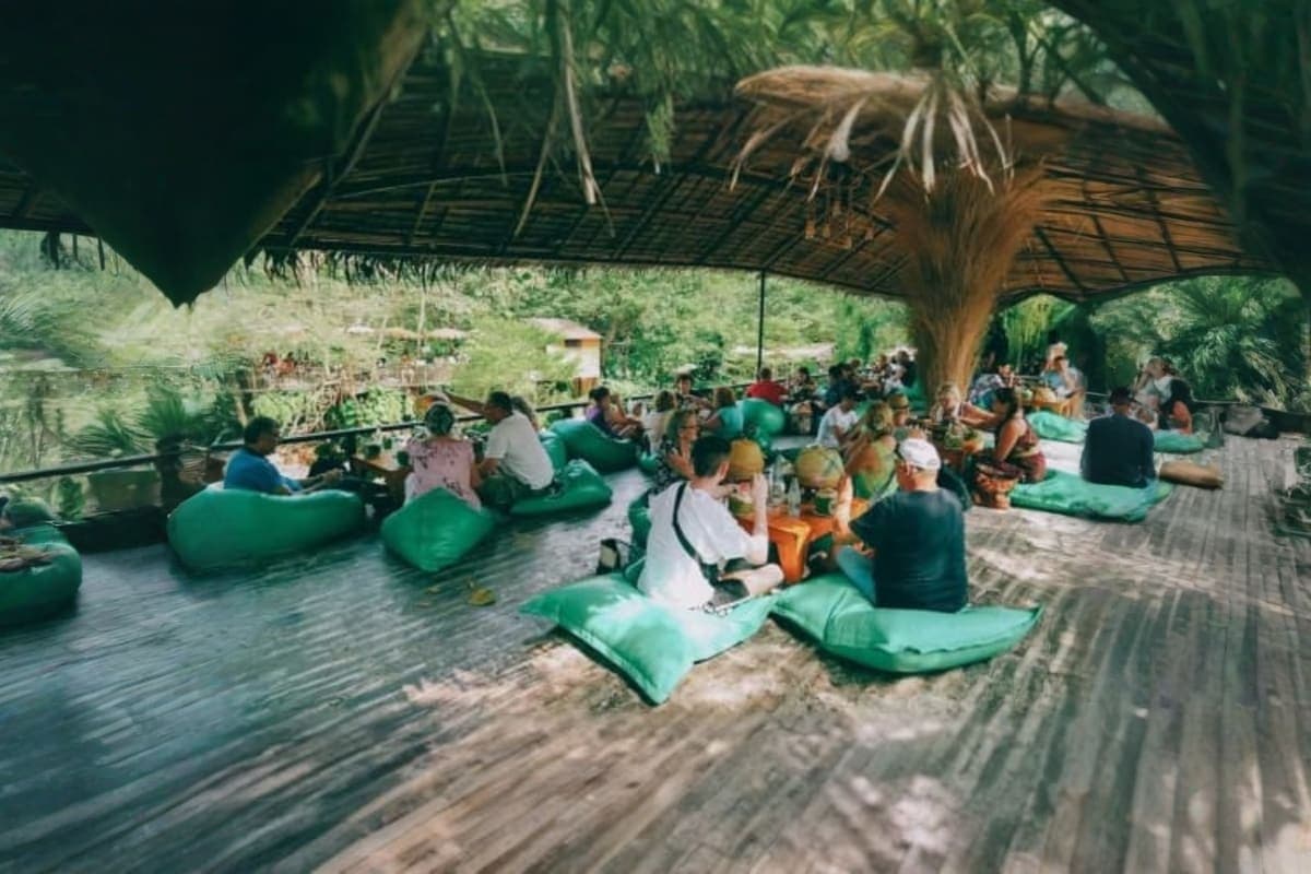 Pattaya Elephant Village and Mongchang Cafe