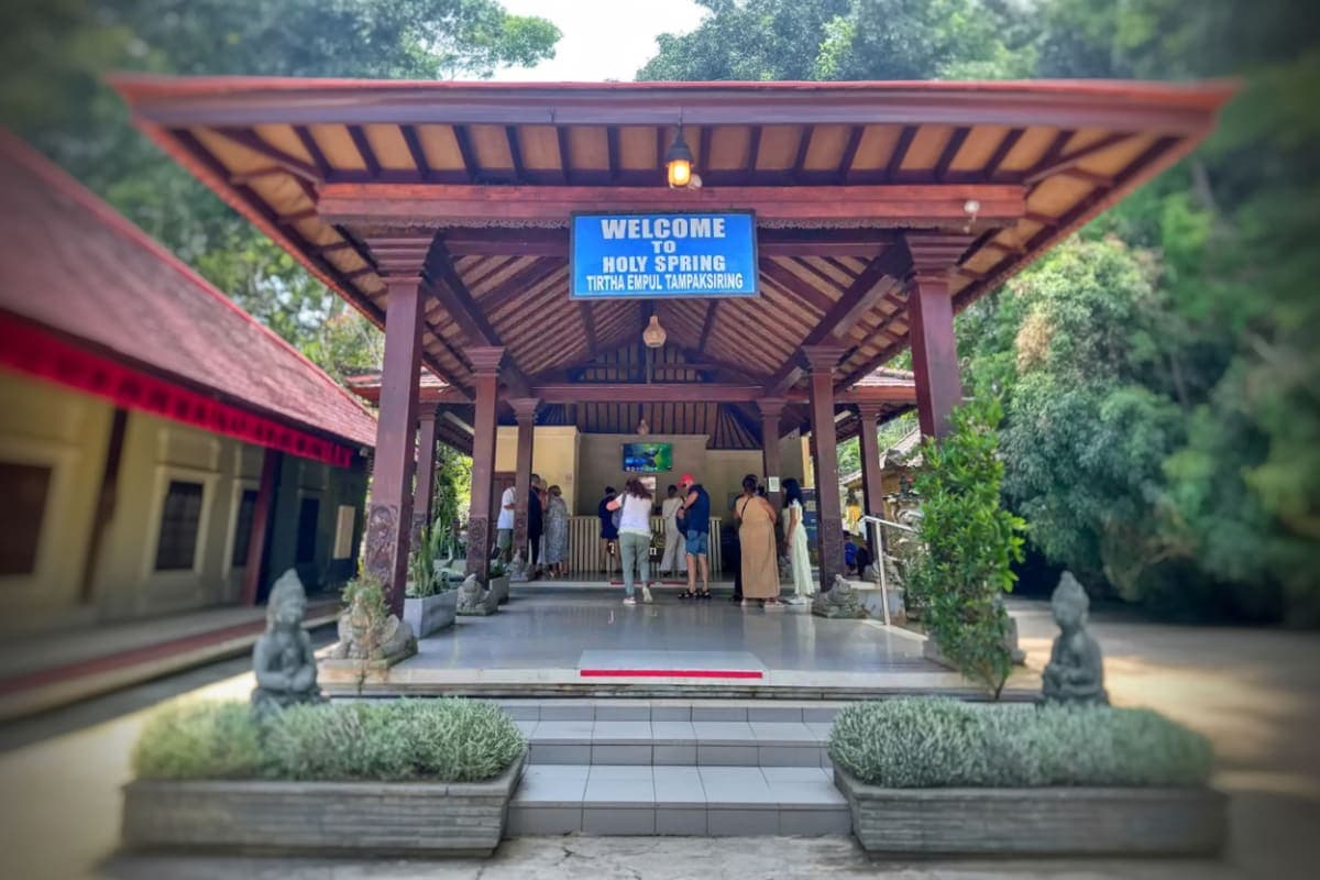 Bali Ubud Palace and Tirta Empul Private Full Day Tour