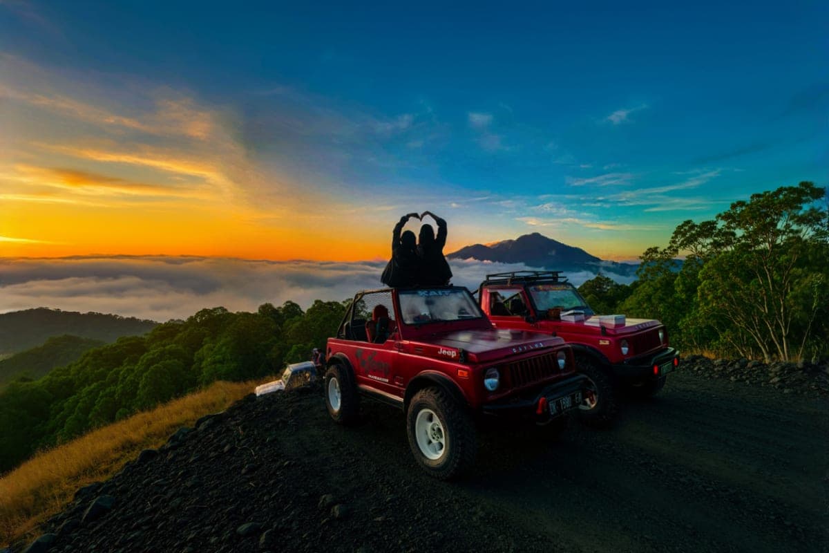 Mount Batur Sunrise Jeep, Cafe and Photographer