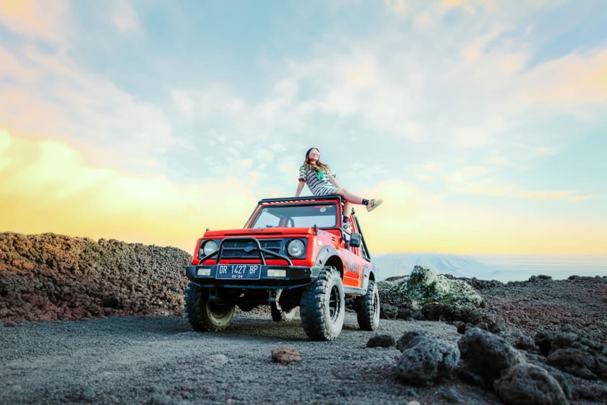 Mount Batur Jeep Sunrise Day Tour With Photographer