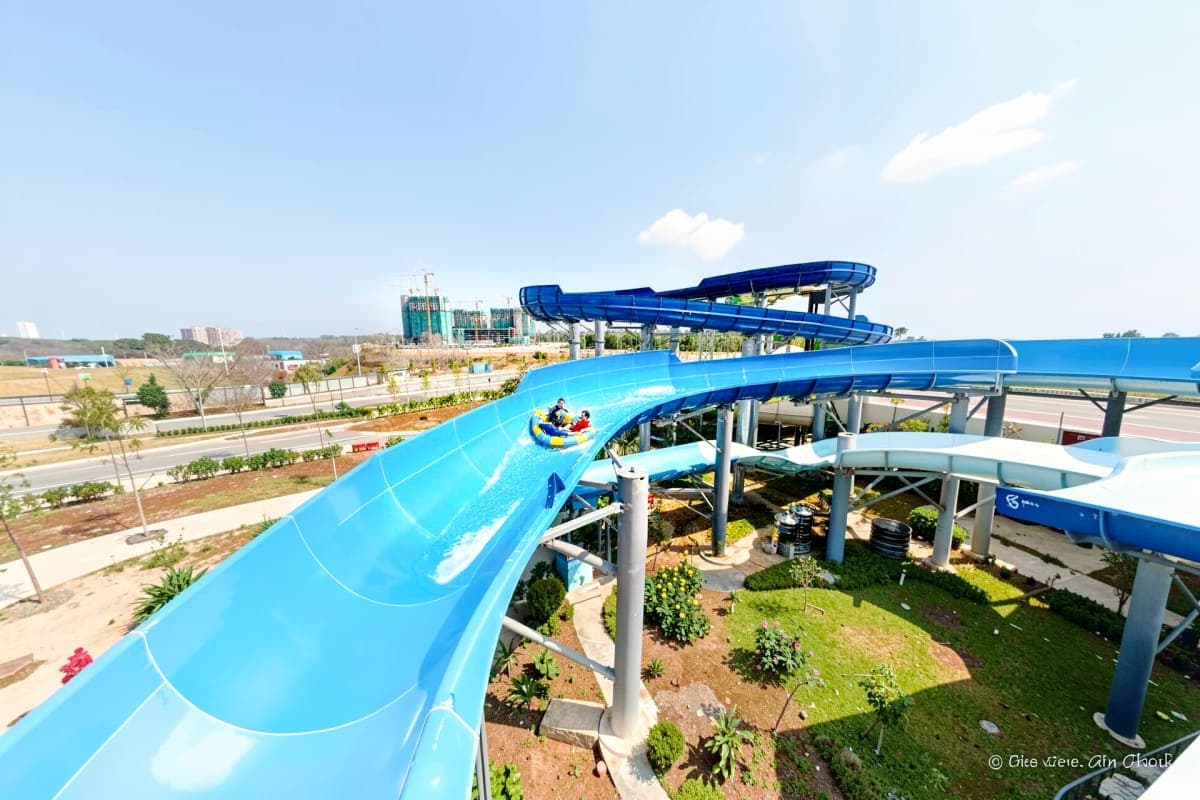 SplashMania Waterpark
