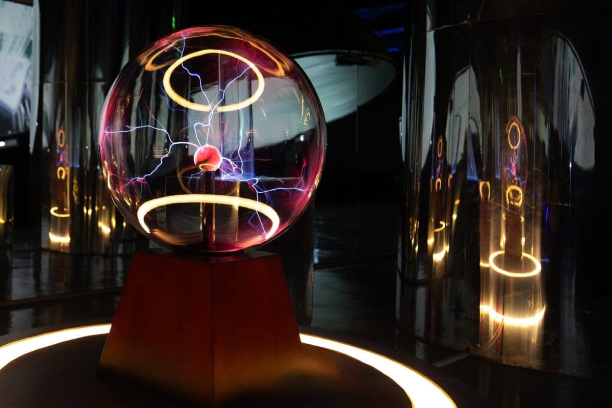 X Space Immersive with Digital Art experience