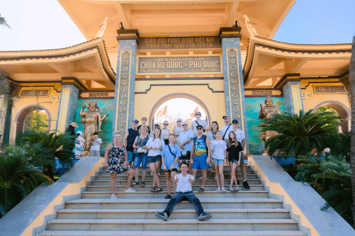 Phu Quoc South Island Tour with Sim Factory and Cable Car