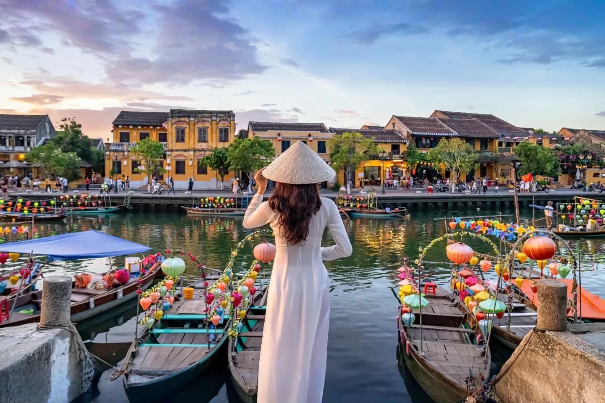 Cu Chi Tunnel And City full day Sharing tour