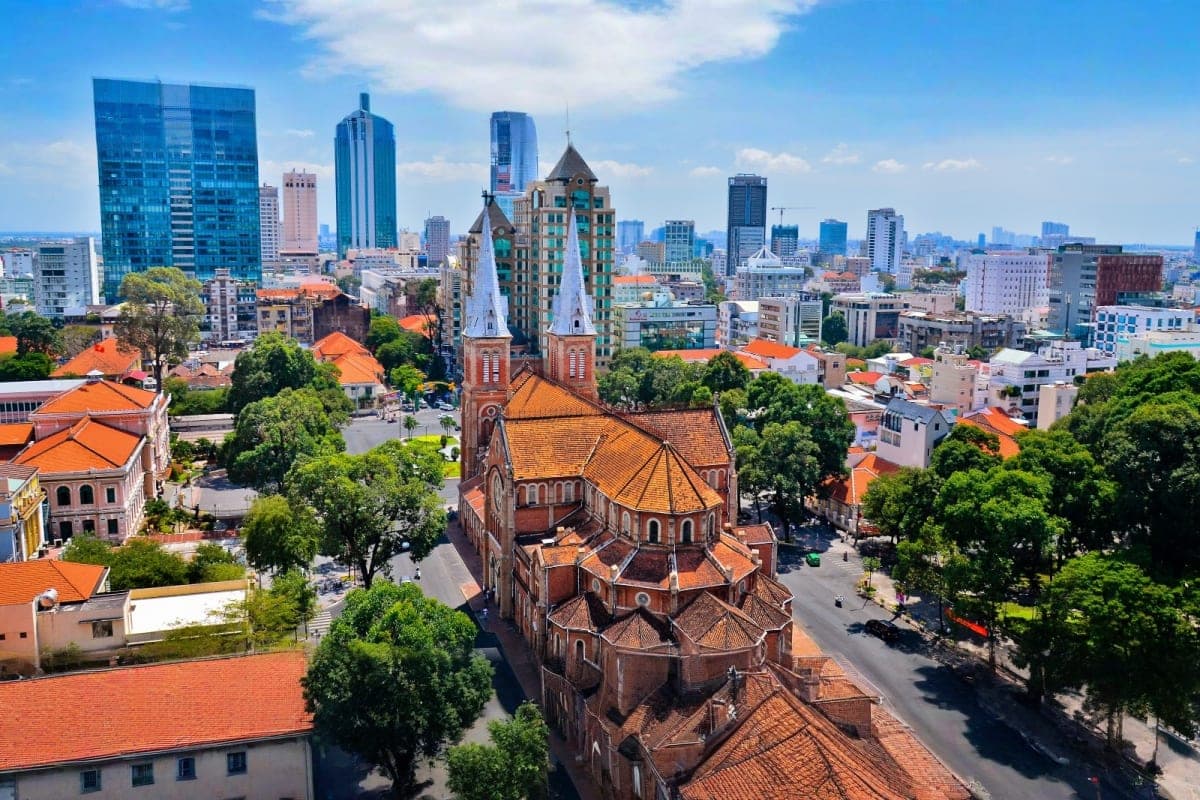 Ho Chi Minh City tour full day Sharing