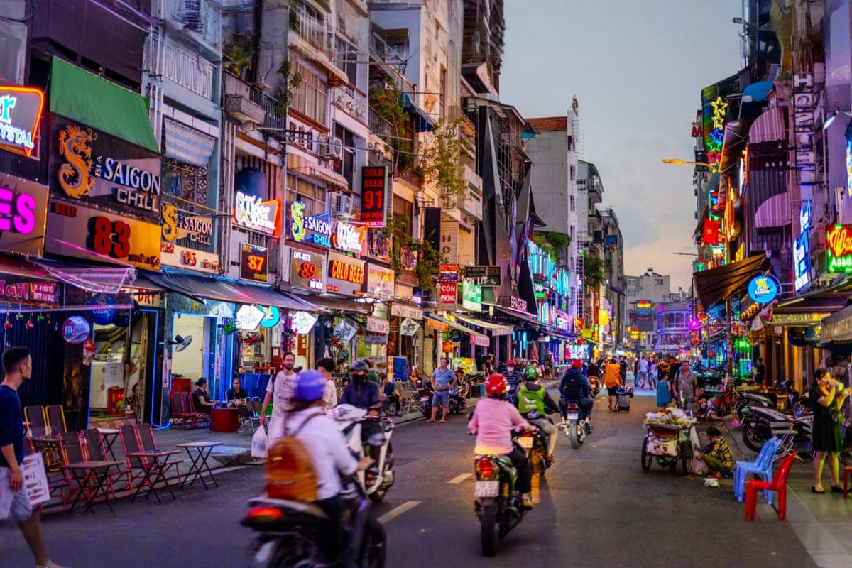 Ho Chi Minh City tour full day Sharing