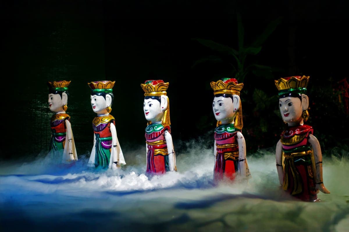 Water Puppetry Show and Dinner On Cruise