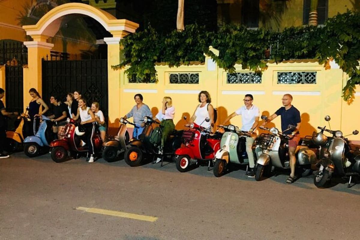 Sai Gon Street Food Tour By Motobike Sharing
