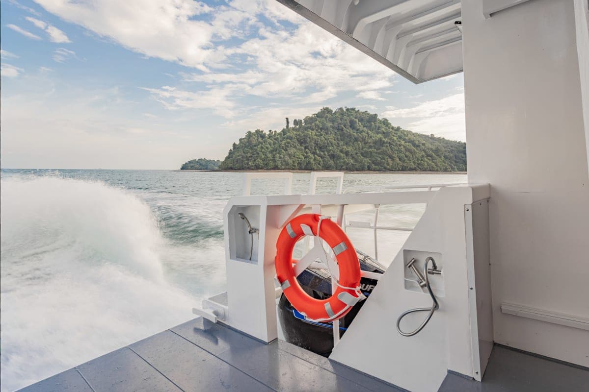 Semi Yacht Khai and Rang Yai Island Half Day