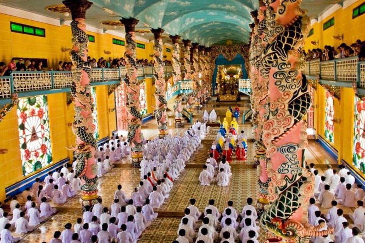 Cao Dai Temple Sharing tour