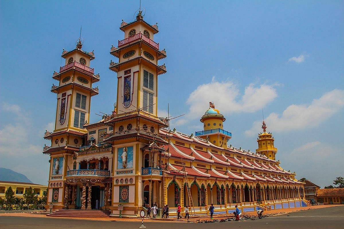 Cao Dai Temple Sharing tour