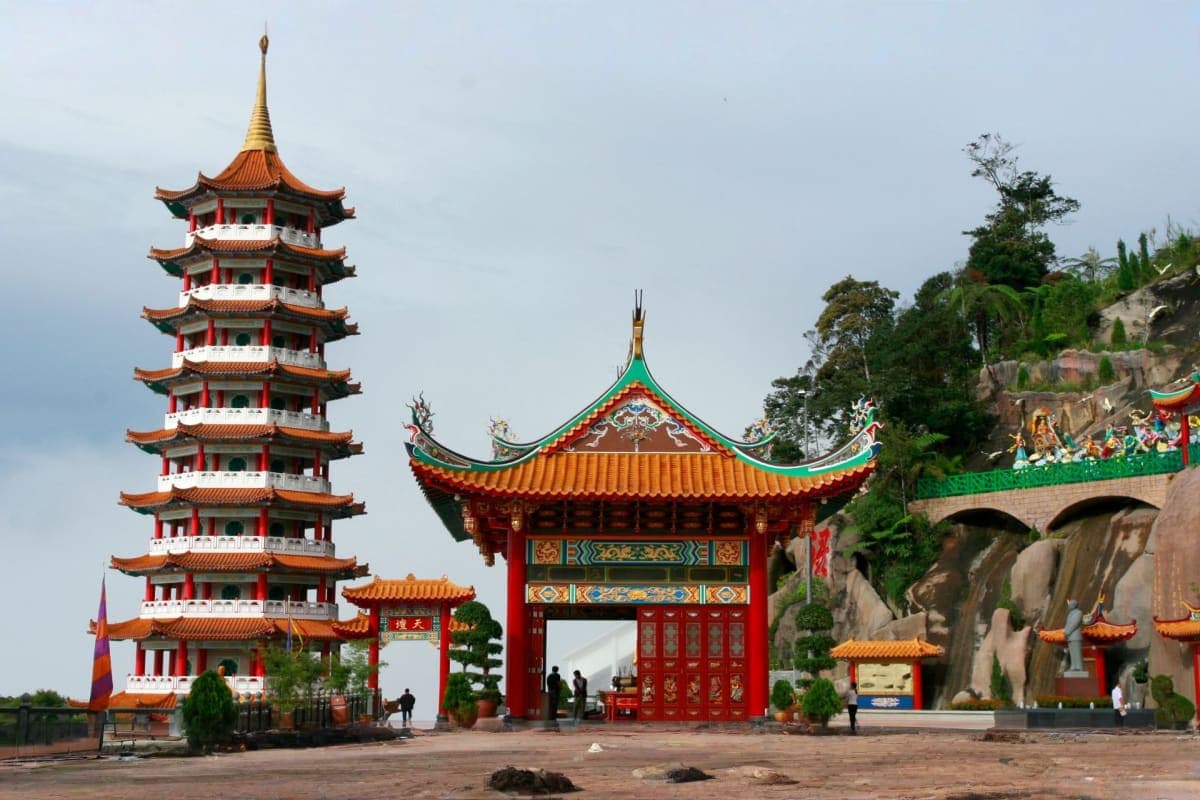 Genting Highlands Tour with Awana Cable Car and Batu Caves Visit