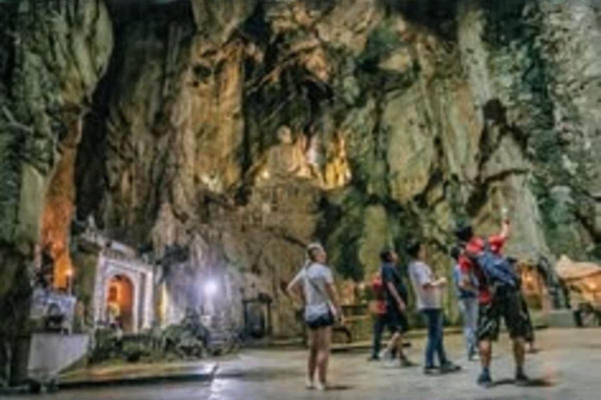 Linh Ung Pagoda Marble Mountains and Hoi An Tour