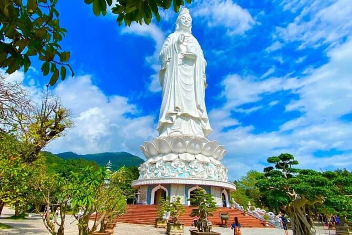 Linh Ung Pagoda Marble Mountains and Hoi An Tour