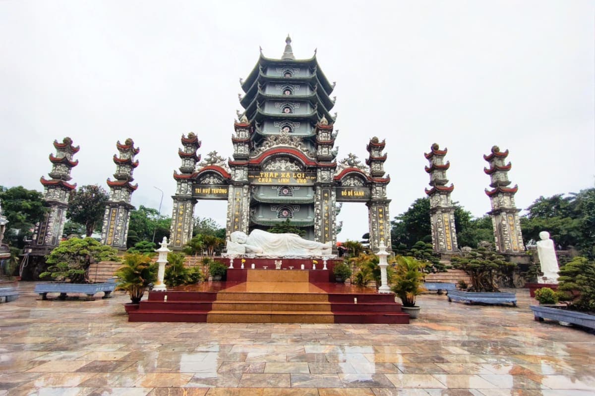 Linh Ung Pagoda Marble Mountains and Am Phu Cave Tour