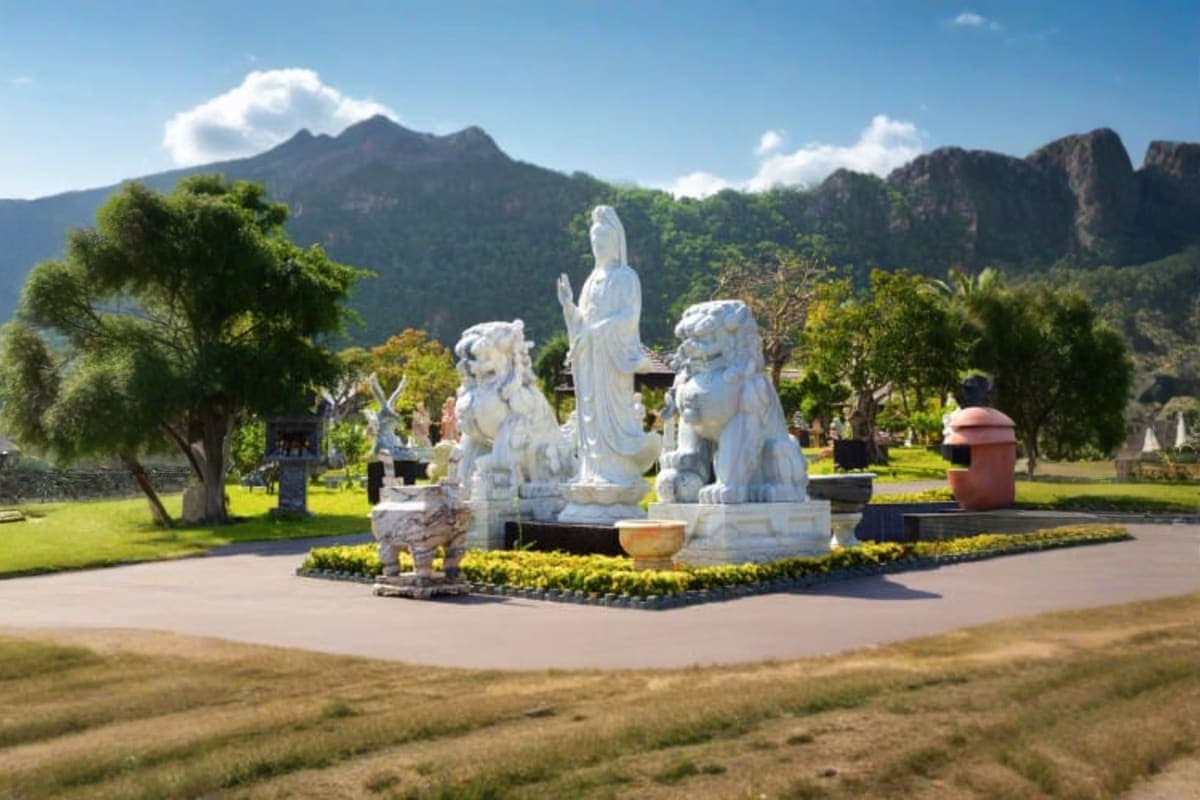Linh Ung Pagoda Marble Mountains and Am Phu Cave Afternoon Tour