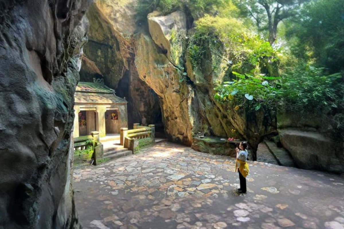 Linh Ung Pagoda Marble Mountains and Am Phu Cave Afternoon Tour