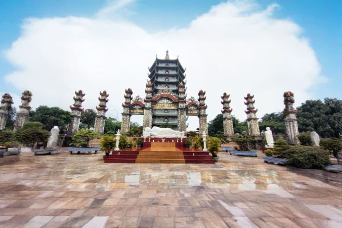 Linh Ung Pagoda Marble Mountains and Am Phu Cave Afternoon Tour