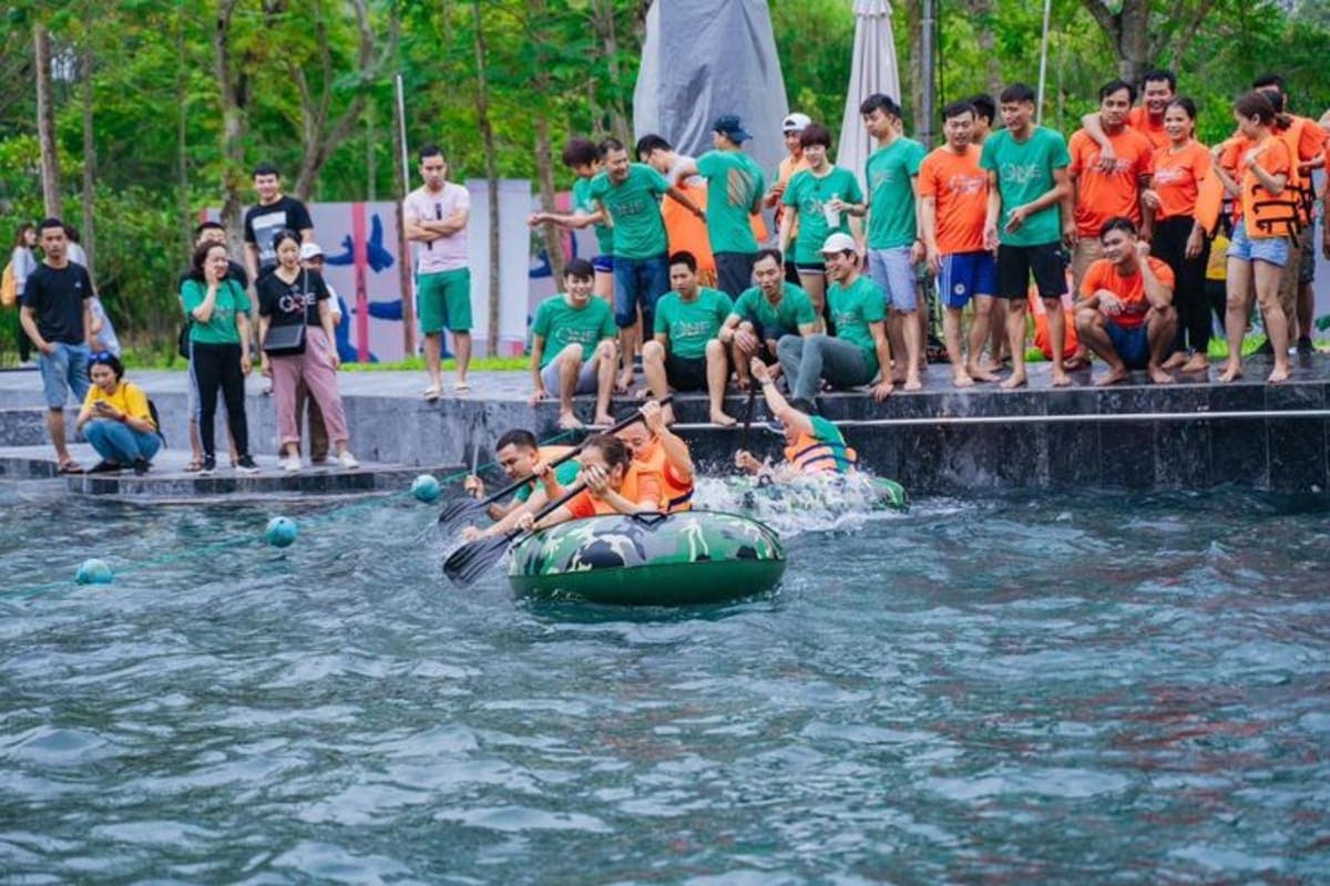 Than Tai Hot Spring Park Tour