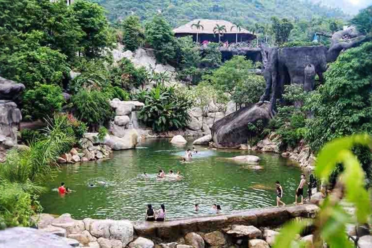 Than Tai Hot Spring Park Tour