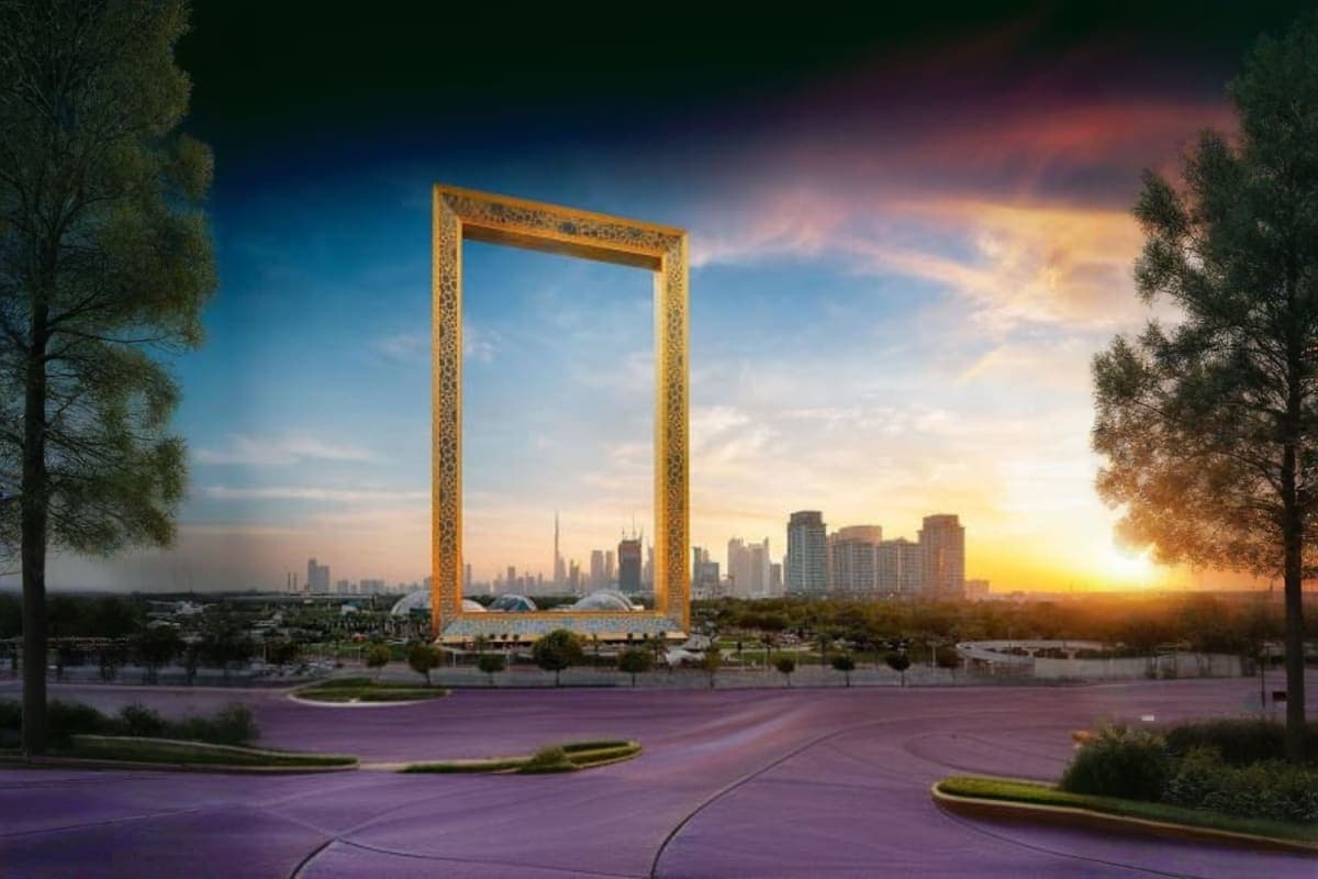 Dubai frame 2