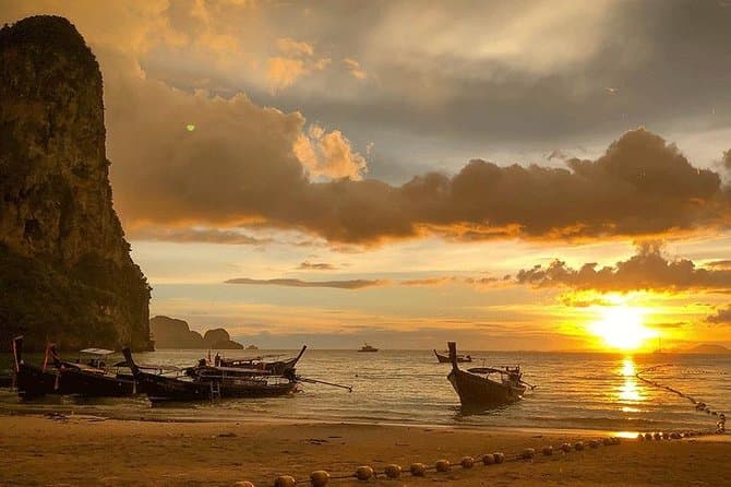 7 Island tour by Long Tail Boat