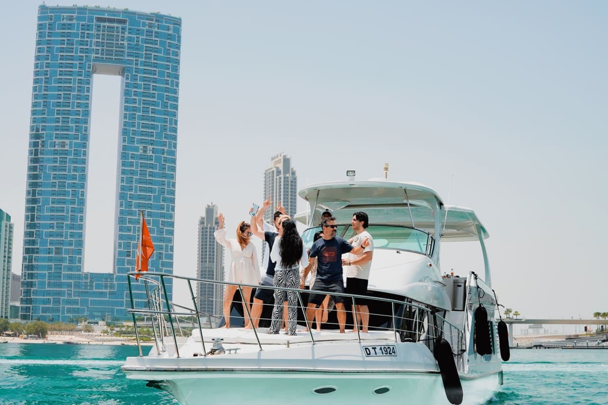 dxb marina cruise