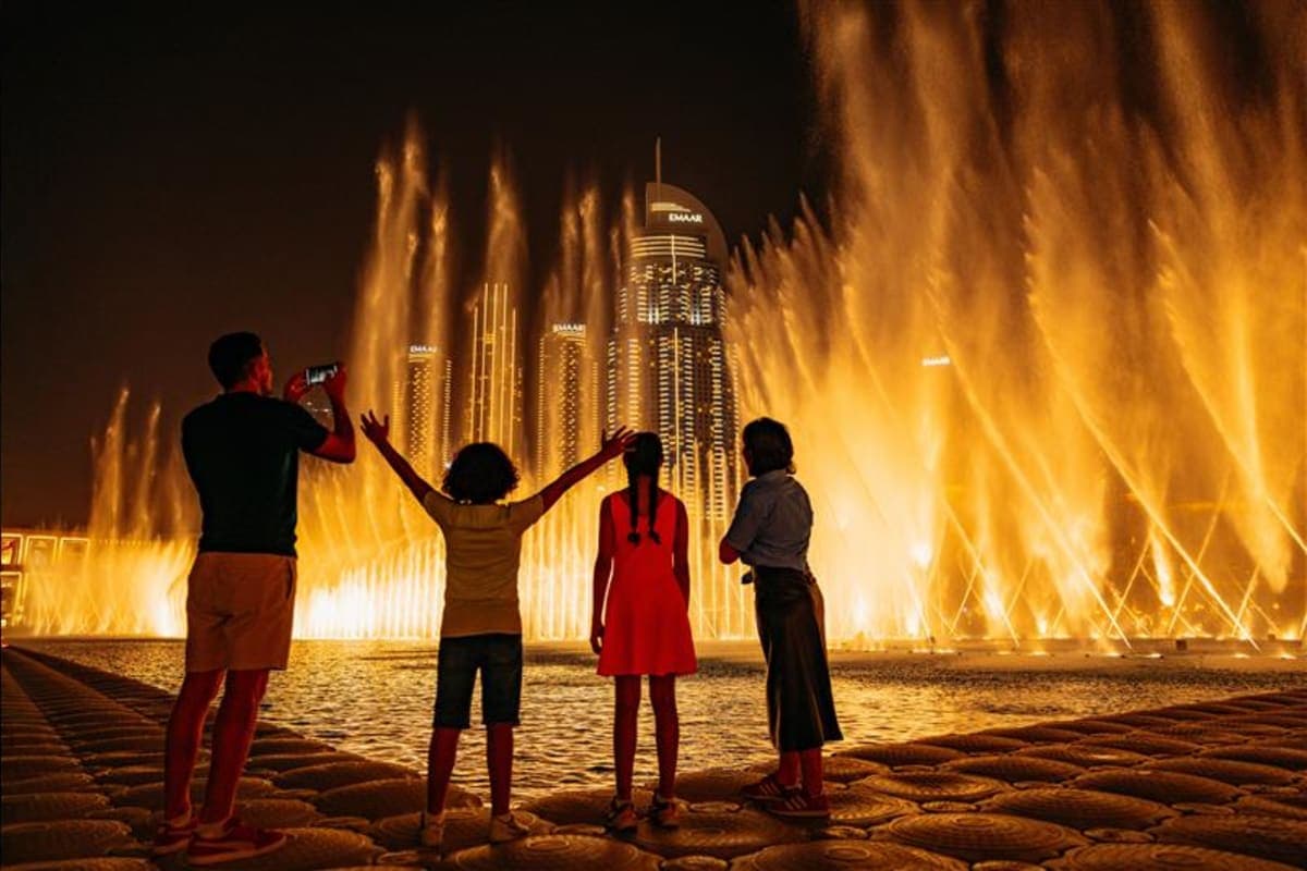 dubai fountain lake ride lakeride
