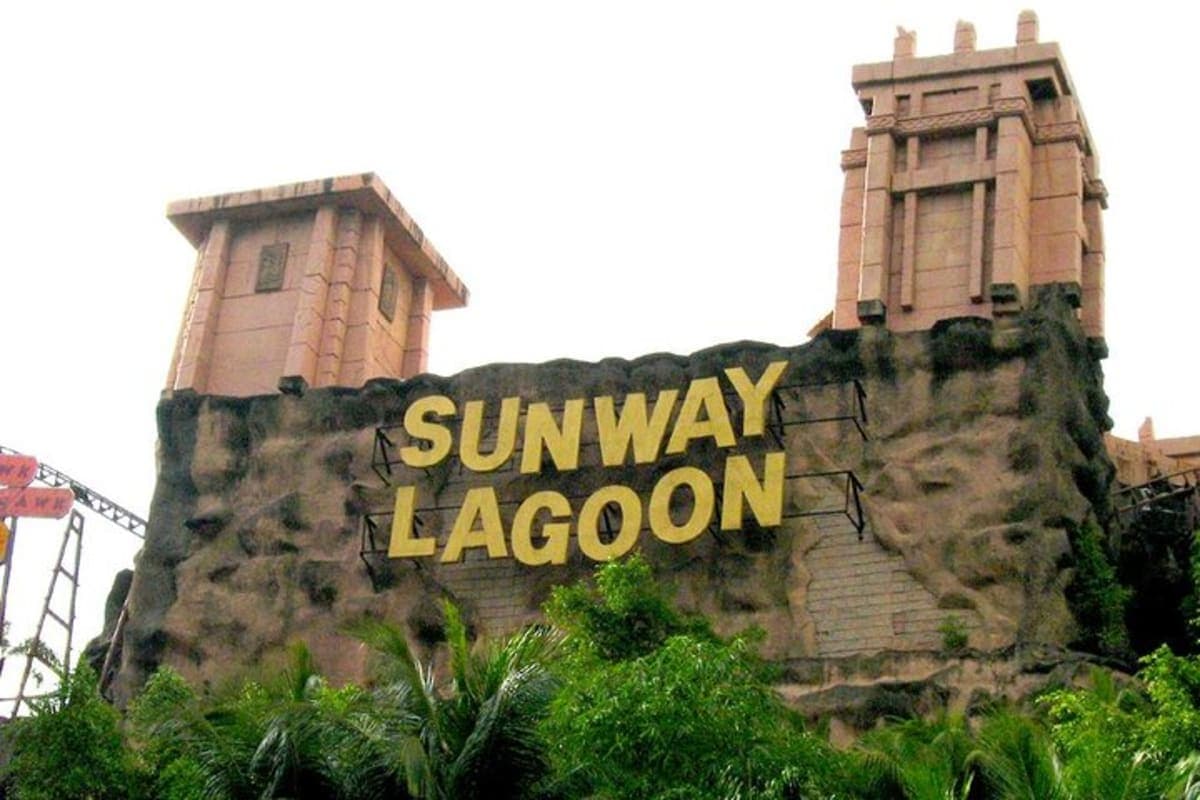 Sunway Lagoon Tour with Tickets and Private Transfer
